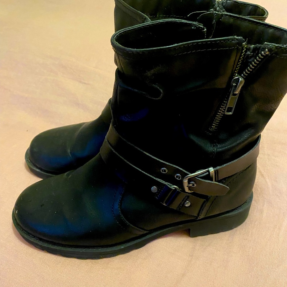 Black short boots